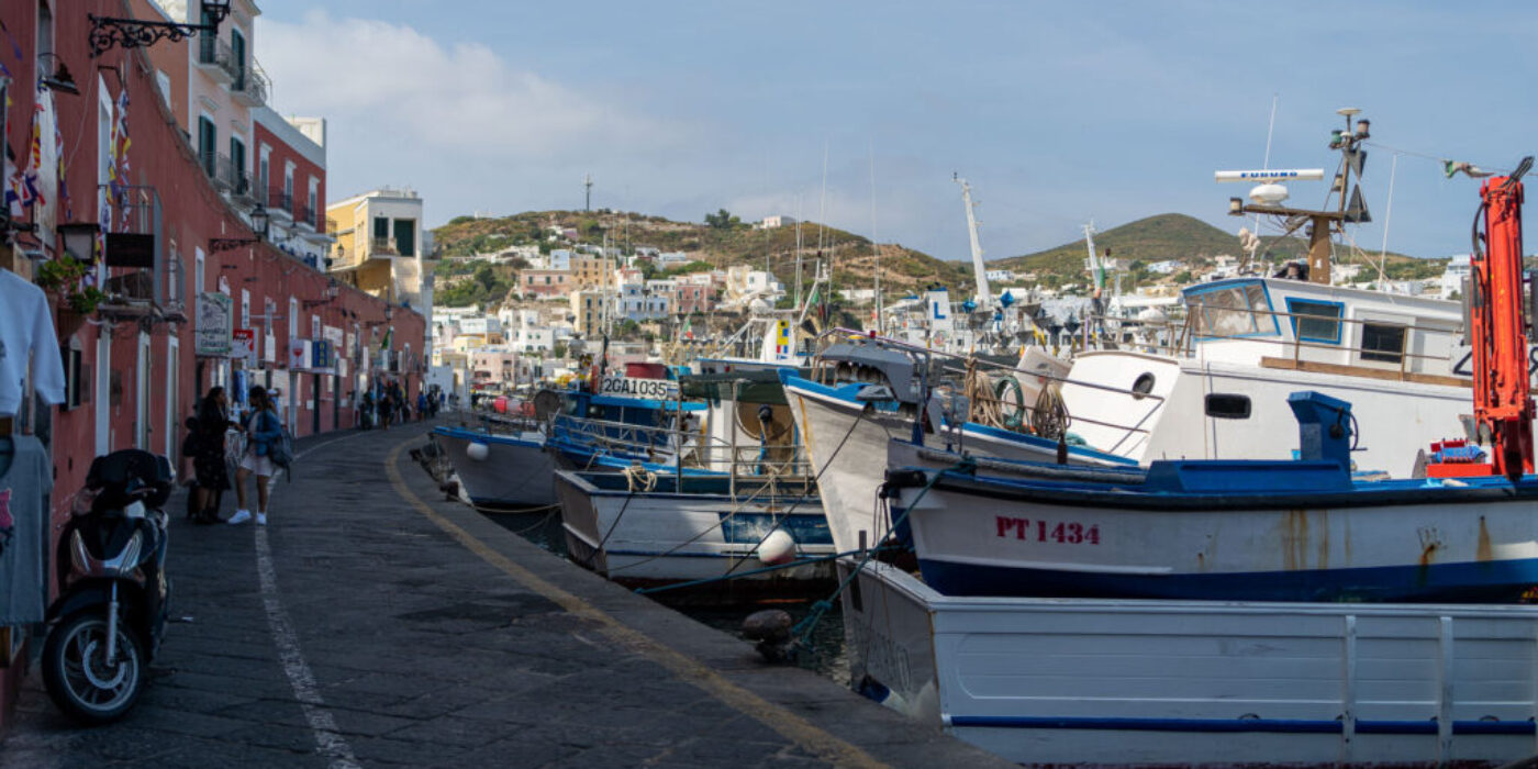 ponza porto e dintorni -1